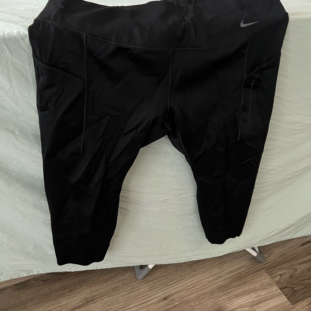Nike Go Dri-Fit Women's Black Crop Leggings 2X